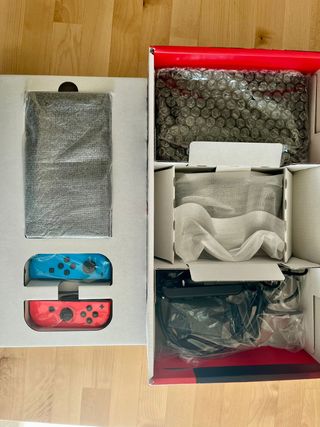 Consola Nintendo Switch + Accesorios + Juego