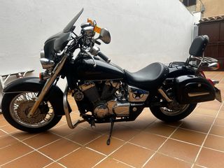 Honda Shadow 750 Custom Negra
