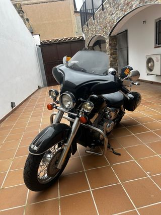 Honda Shadow 750 Custom Negra