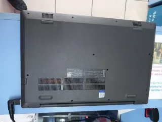 Portátil Lenovo V130-15IKB Negro