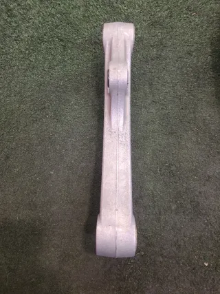 Suzuki LTR 450 Brazo de suspensión