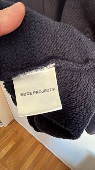 Sudadera Nude Project
