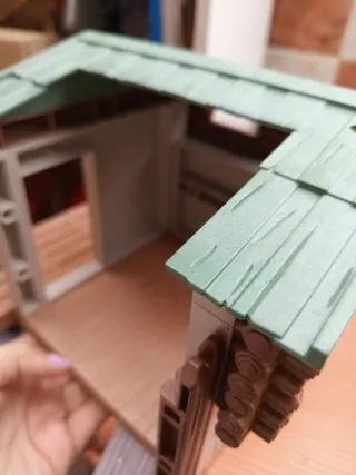 Cabaña Playmobil incompleta