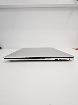 Dell XPS 15 9500 i7 16GB RAM GTX 1650Ti