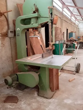 Sierra de carpintería industrial