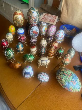 Set di uova decorative in porcellana