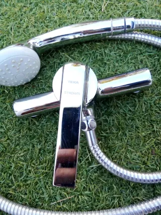 Grifería de baño con ducha de mano