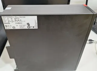 PC Fujitsu Negro/Rojo