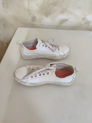 Zapatillas deportivas blancas