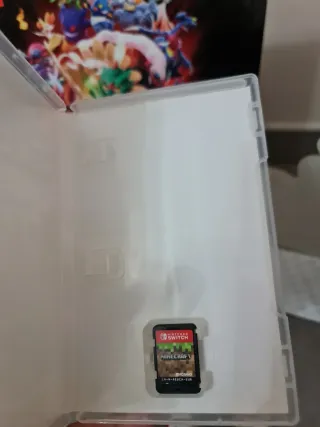 2 videojuegos para Nintendo Switch + 2 flyers