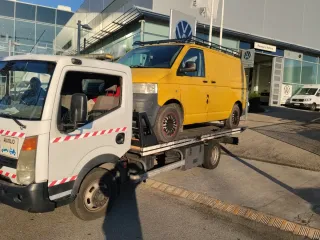 Servicio de grúa Asistencia portés auxilio