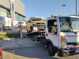 Servicio de grúa Asistencia portés auxilio