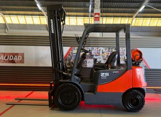 CARRETILLA ELEVADORA GAS 2500 KG SEGUNDA MANO