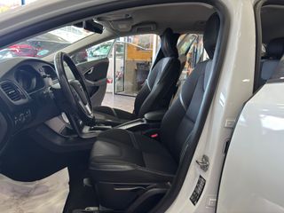 VOLVO V40 2.0 D3 150 CV MOMENTUM AUTO