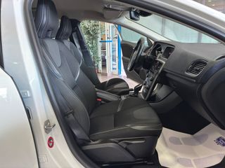VOLVO V40 2.0 D3 150 CV MOMENTUM AUTO
