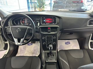 VOLVO V40 2.0 D3 150 CV MOMENTUM AUTO