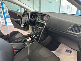 VOLVO V40 2.0 D3 150 CV MOMENTUM AUTO