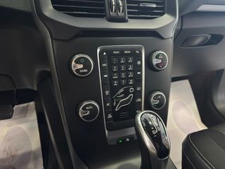 VOLVO V40 2.0 D3 150 CV MOMENTUM AUTO