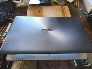 Portátil ASUS i3 3ª Gen 6GB RAM 240GB SSD