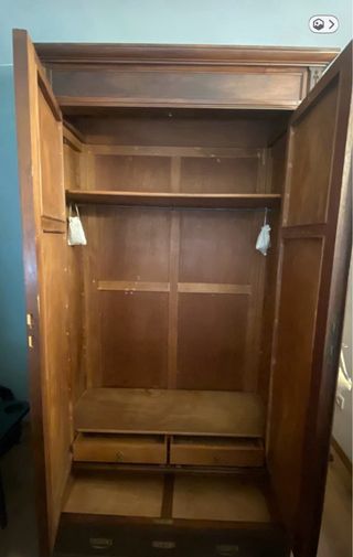 Armario antiguo de madera