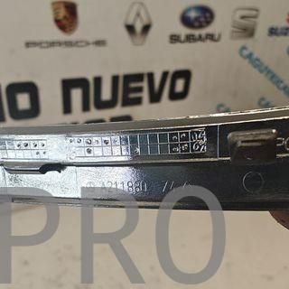 MOLDURA PARACHOQUES DERECHO MERCEDES USADO