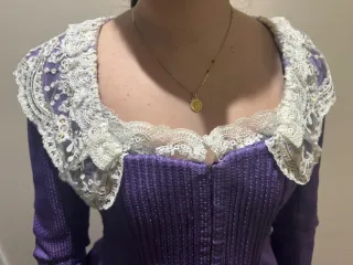 Corpiño de fallera morado con encaje