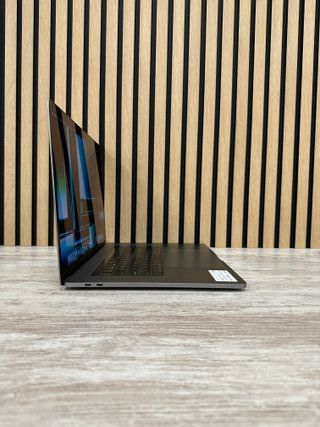 MacBook Pro 15" 2017 i7 16gb 500gb SSD