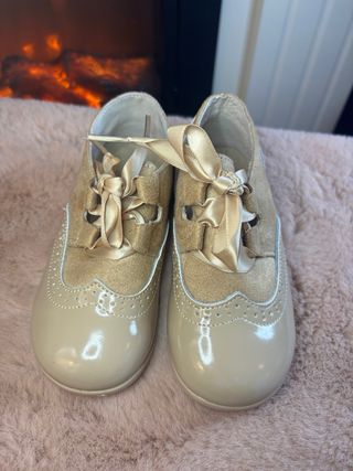 Blucher infantil beige T.25