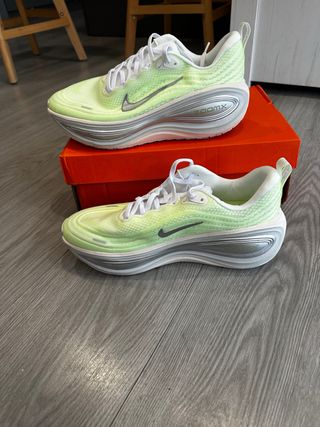 Nike Vomero 18 Plus Verde/Blanco