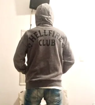 Sudadera Hellfire Club Stranger Things Gris