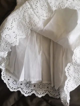 Vestido branco infantil com bordado