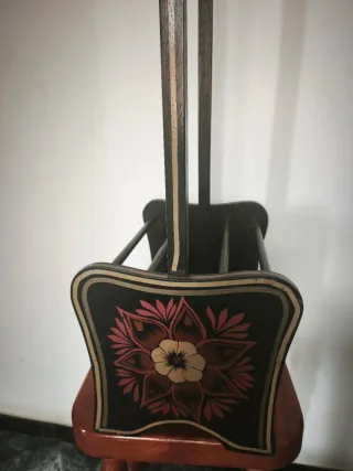 Revistero vintage madera pintado a mano