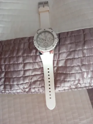 Reloj Guess W90084L1 Mujer Blanco y Plateado