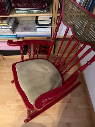 Silla mecedora antigua madera y ratán