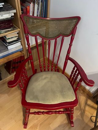 Silla mecedora antigua madera y ratán