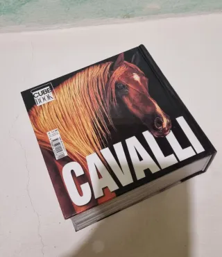 Cavalli – Cube Book (Libro illustrato fotografico)