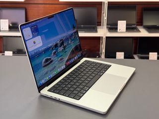 MacBook Pro M3 Pro / 36 Gb / 1 Tb - GARANTIA