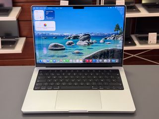 MacBook Pro M3 Pro / 36 Gb / 1 Tb - GARANTIA