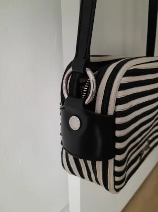 Bolso Bimba y Lola Rayas Blanco y Negro
