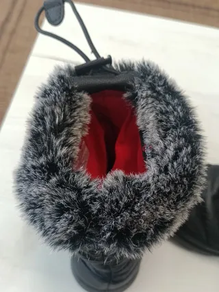 Botas de nieve negras con forro de pelo