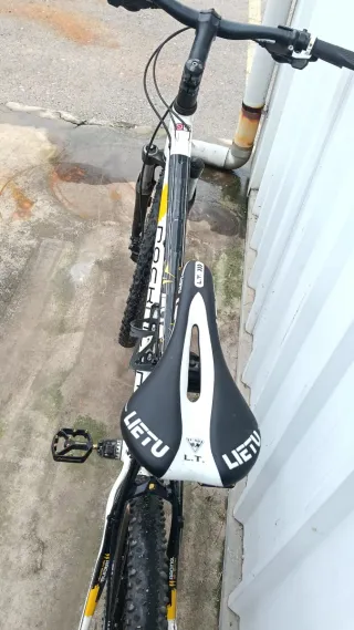 Bicicleta adulto fibra de carbono