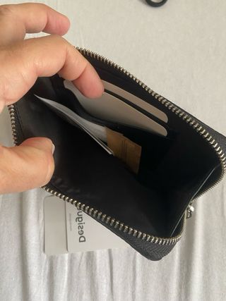 Cartera móvil Desigual negra