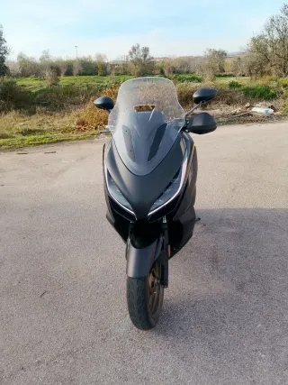 Zontes E350 2024 Maxi Scooter Negra