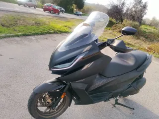 Zontes E350 2024 Maxi Scooter Negra