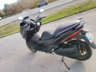 Zontes E350 2024 Maxi Scooter Negra