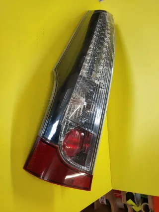 PILOTO TRASERO IZQUIERDO MITSUBISHI GRANDIS