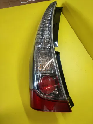 PILOTO TRASERO IZQUIERDO MITSUBISHI GRANDIS