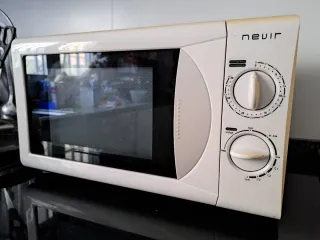 Microondas Nevir Blanco