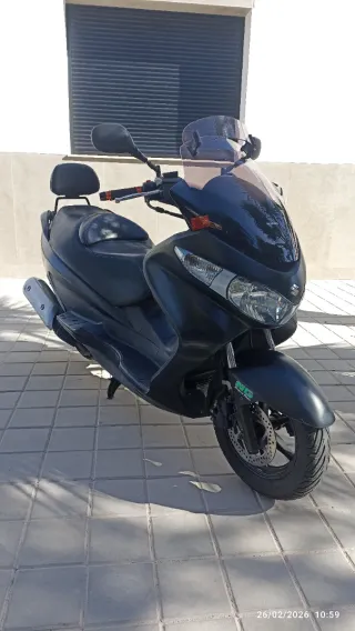 Suzuki Burgman Executive 125cc. Año 2012 Negra
