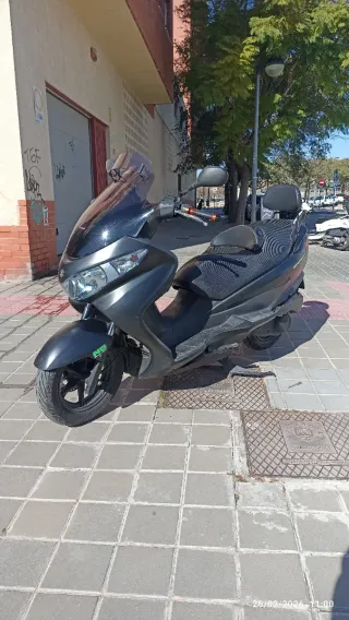Suzuki Burgman Executive 125cc. Año 2012 Negra